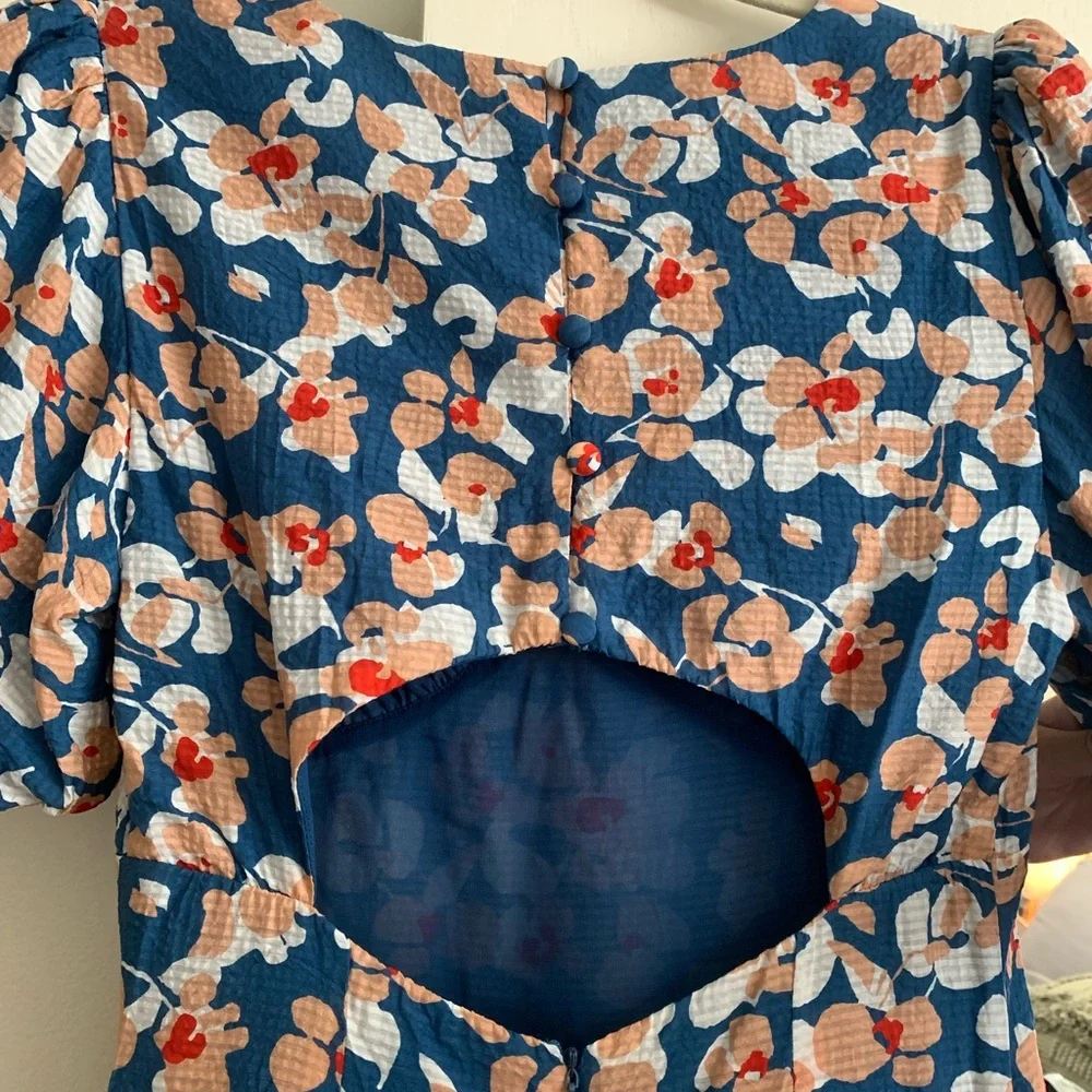 ASTR the label Puff Sleeve Cutout Dress - Picture 4 of 6